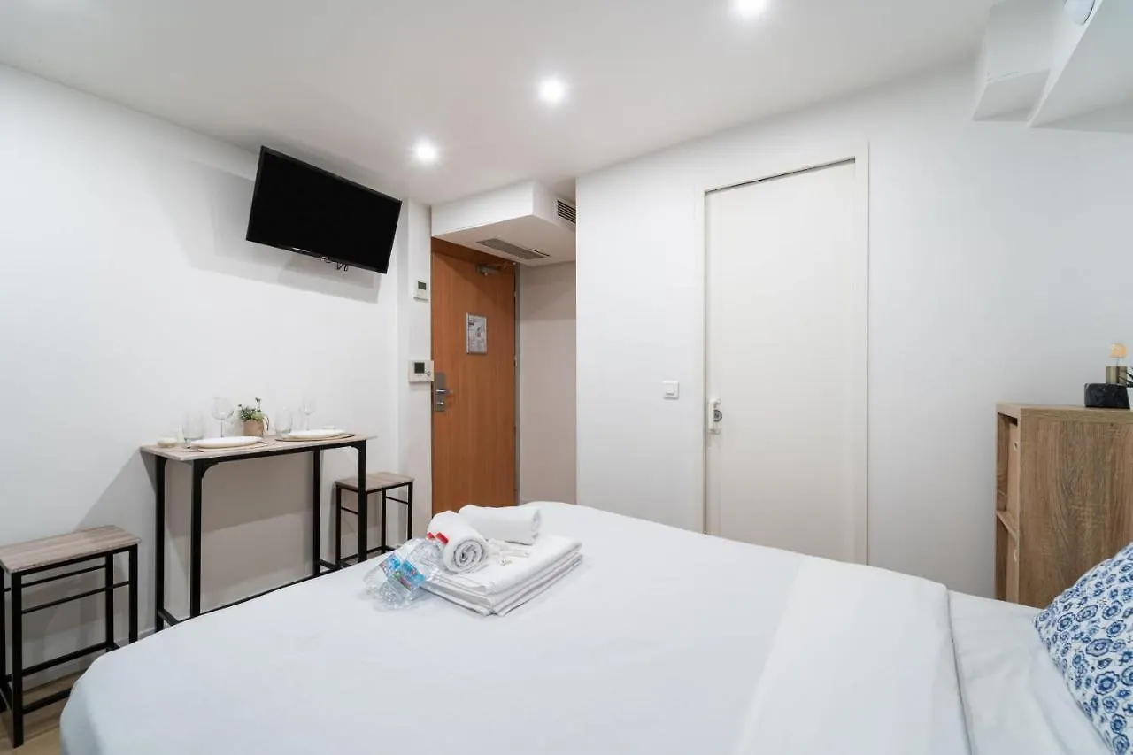 X Beautiful Studio In Paris 8Th II Apartment 0*,